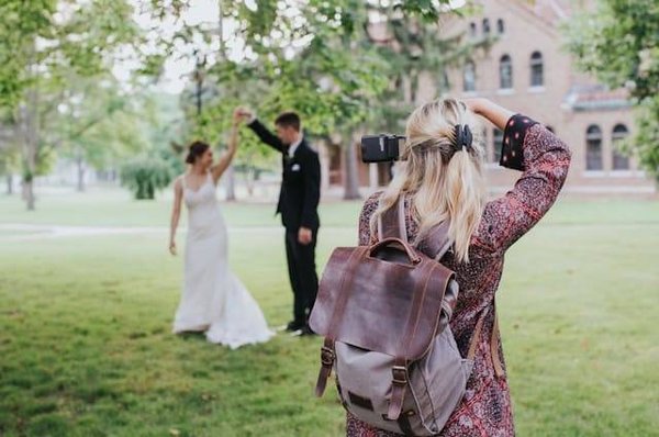 Comment choisir son photographe de mariage ?